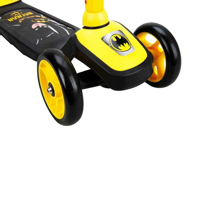 Batman 3-Wheel Twistable Scooter