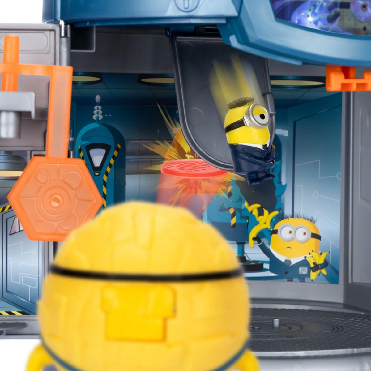 DM4 Transforming Surprise Play Set MN405000