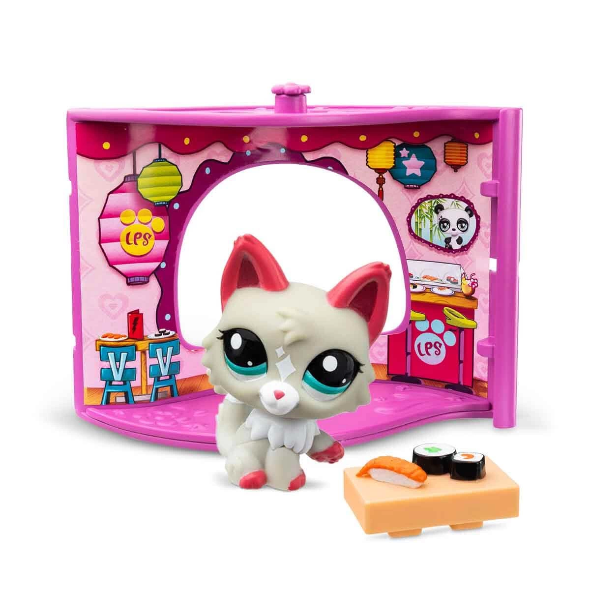 Littlest Pet Shop Pets and Themed Play Corner