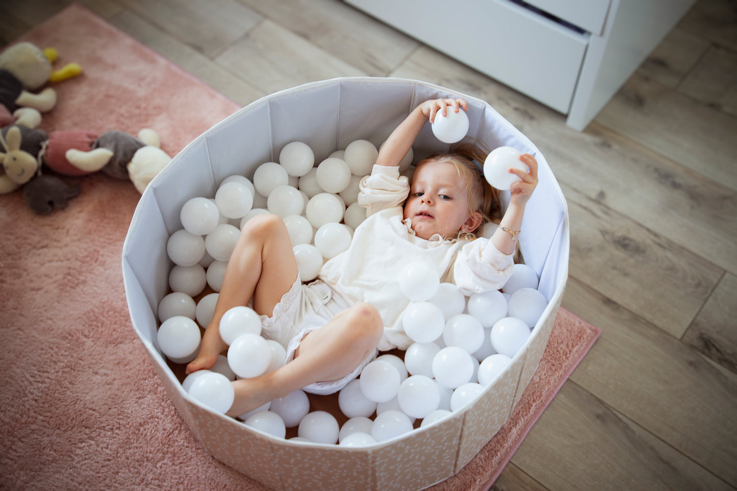 Babyjem foldable ball pool floral pattern (contains 100 balls)
