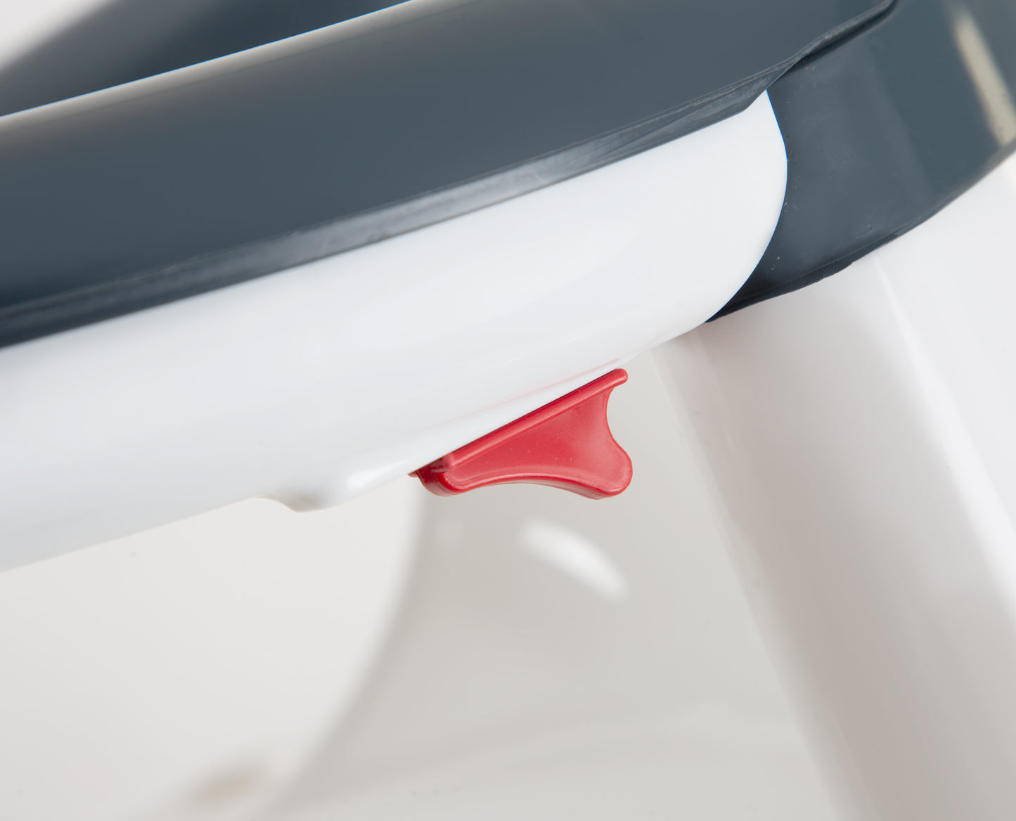 Babyjem anti-slip baby bath & sleeping seat side opening