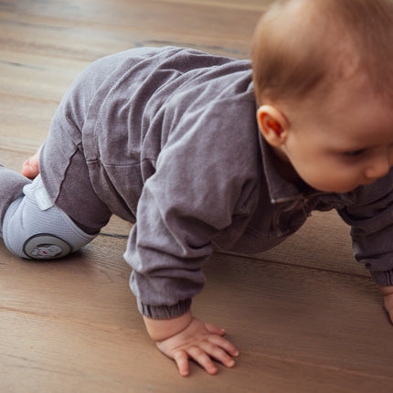 Babyjem knee pad with touch and close fastener