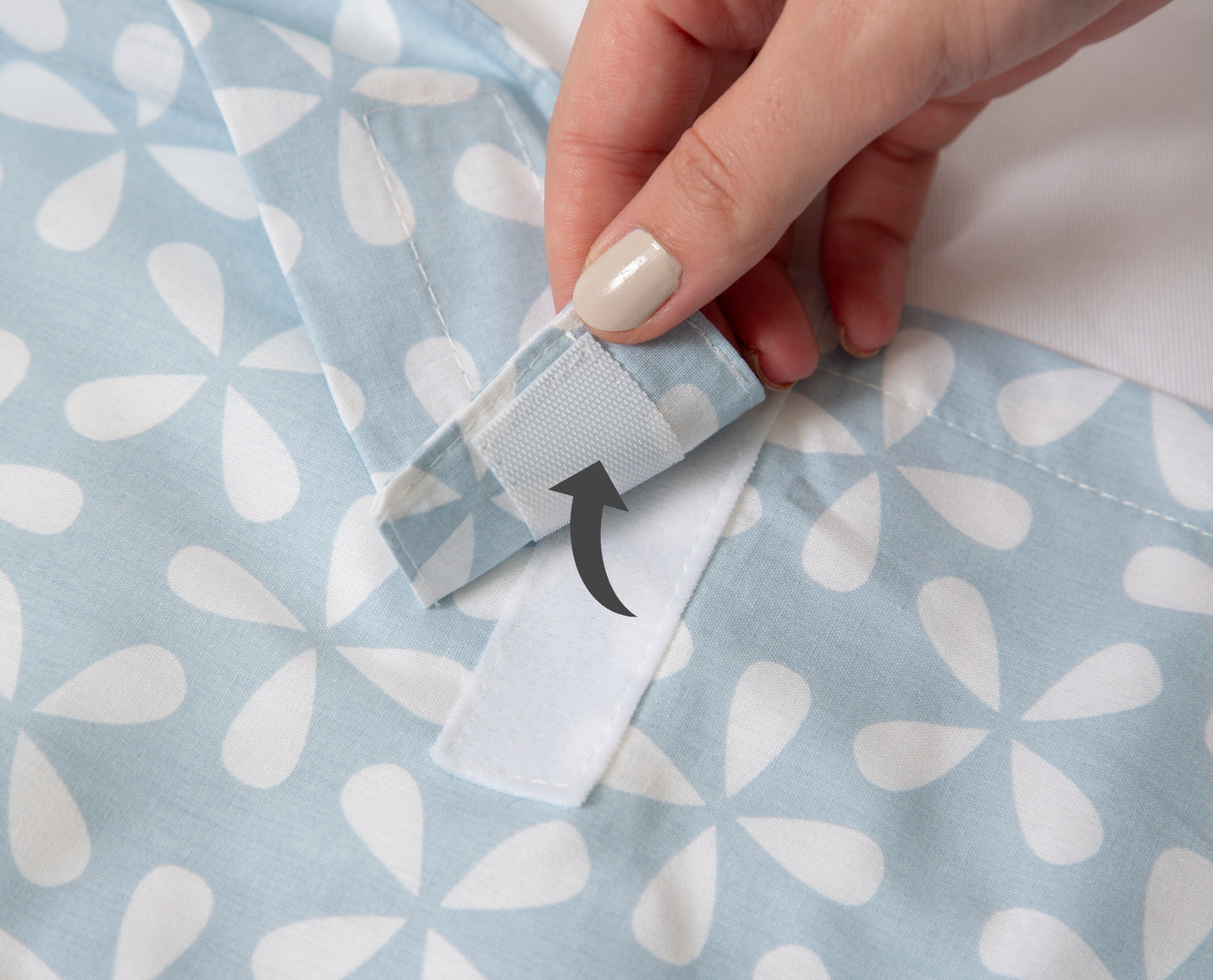 Babyjem nursing apron wi̇th pocket