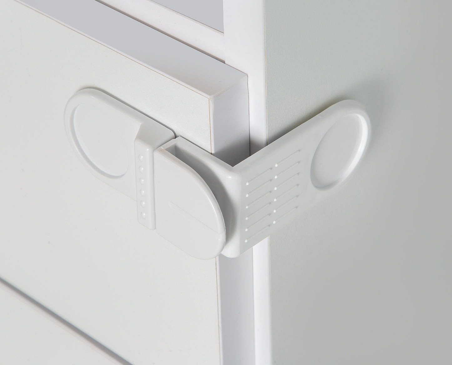 Babyjem non screw drawer lock / white
