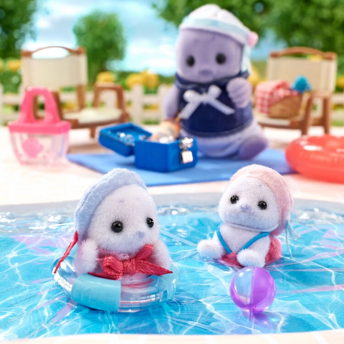 Sylvanian Families Seal Family 5759