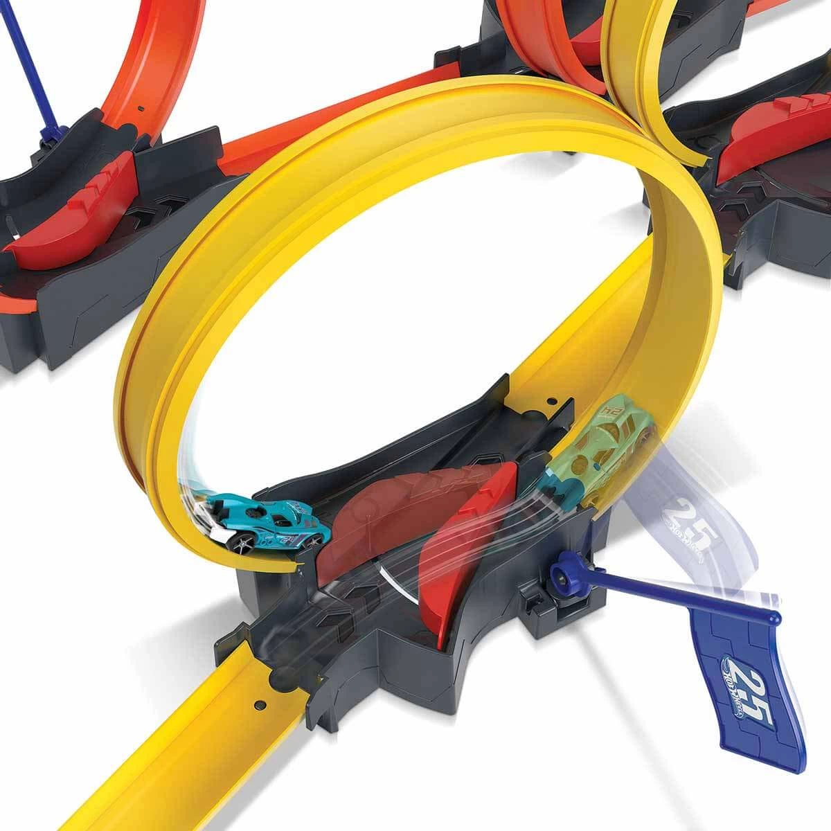 Hot Wheels Multi-Ring Race Track HDR83