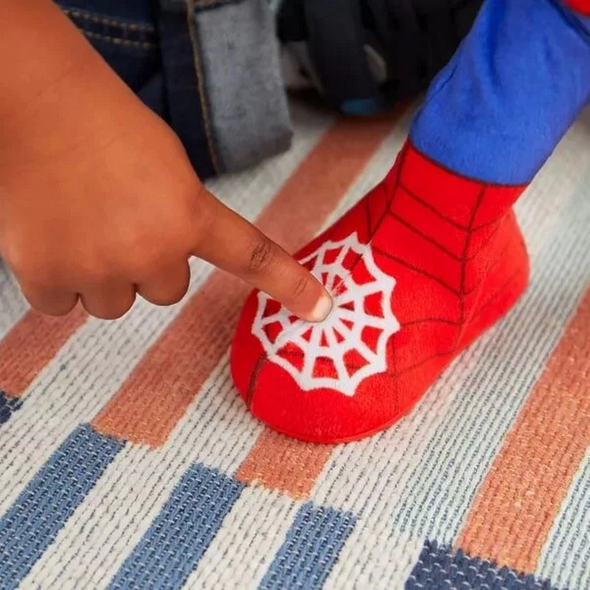 Spidey and His Amazing Friends Dance 'N Crawl Spidey INT-F6722