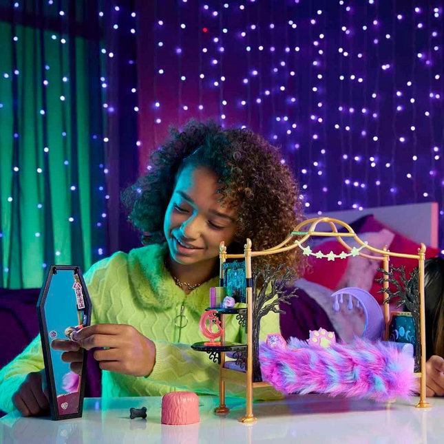 Monster High Clawdeen Wolf Bedroom HHK64