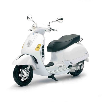 1:12 Vespa GTS 300 Super