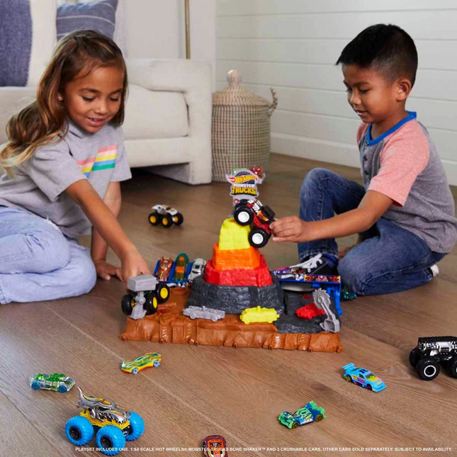 Hot Wheels Monster Trucks Ultimate Crash Arena Playset HNB96
