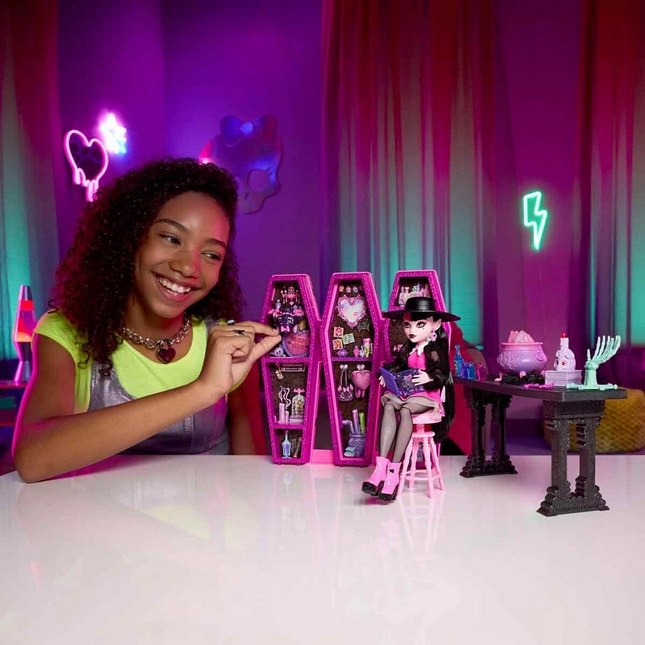 Monster High Draculaura'nın Gizli İksirler Odası Oyun Seti