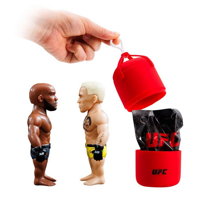 UFC Kafes Dövüşçüleri Boks Torbası Sürpriz Kapsül