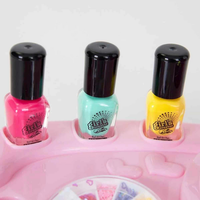 Illuminated Nail Design Studio