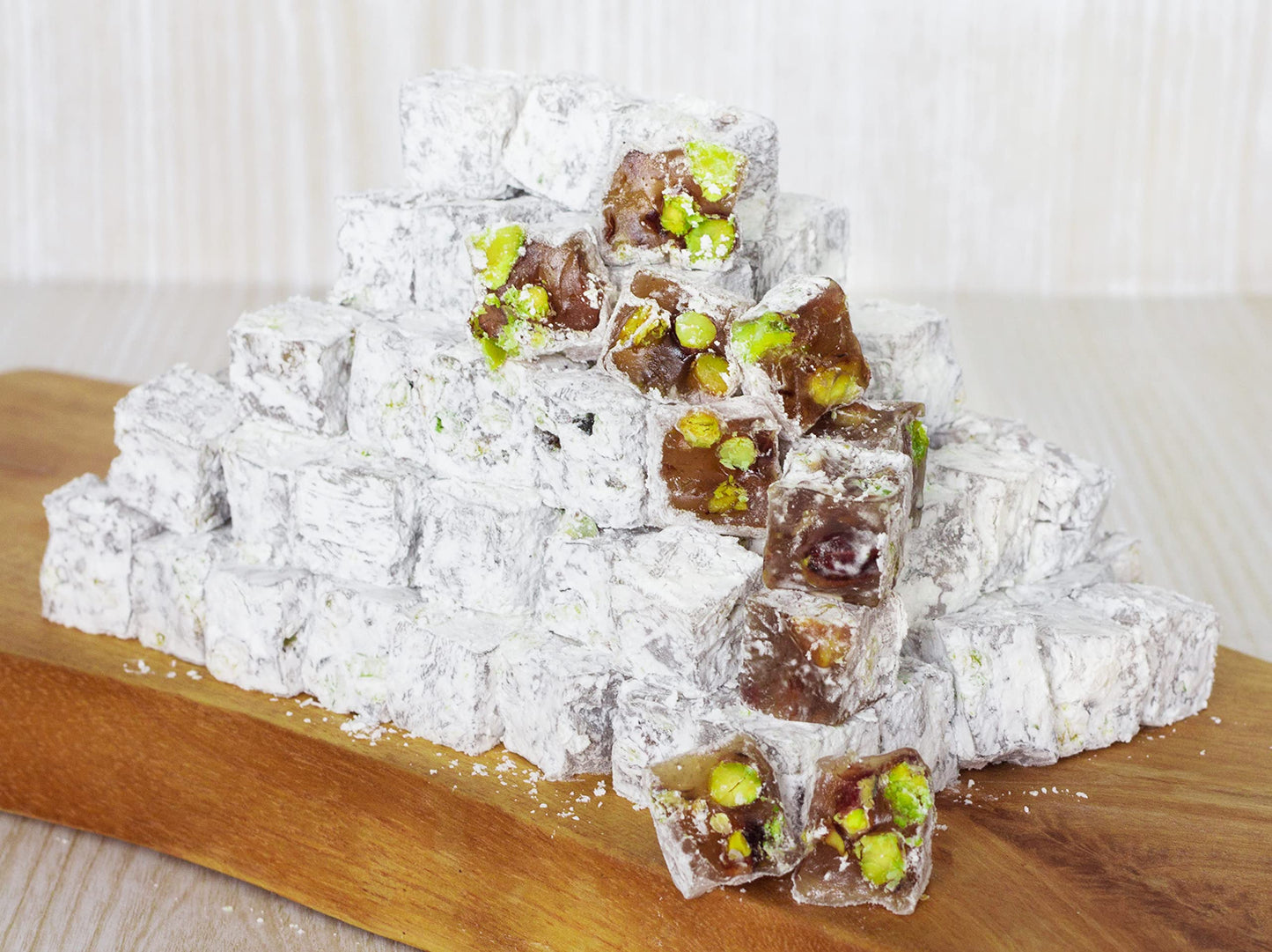 Cerez Pazari Turkish Delight Pistachio Candy, Gourmet Premium Vegan Sweets Small Gift Box, Luxury Traditional Confectionery Loukoumi, Soft Candy Dessert Glucose-Free Lokum, 7.4 oz.