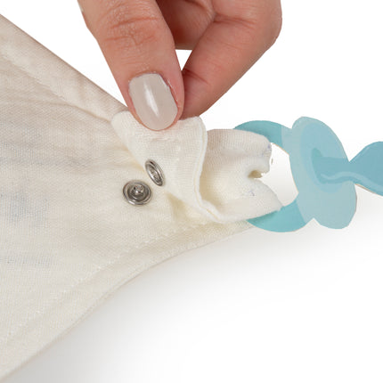 Babyjem 837 muslin bib with pacifier hanger