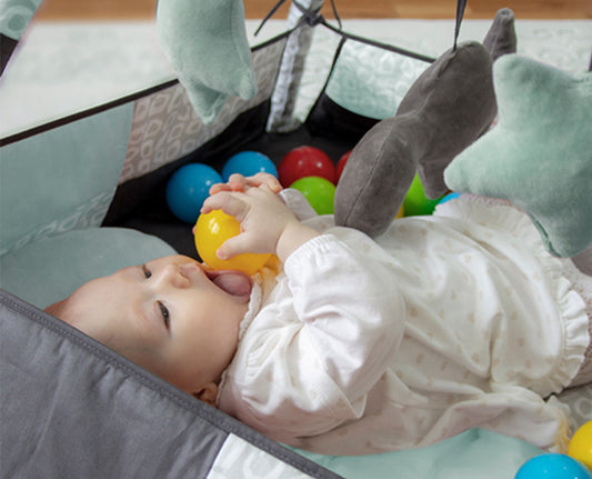 Babyjem play mat with balls (contains 60 balls)