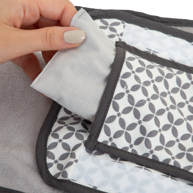 Babyjem practical swaddle with anticolic cherry core bag