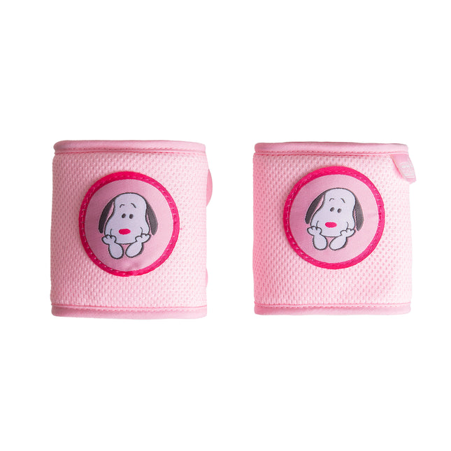 Babyjem knee pad with touch and close fastener