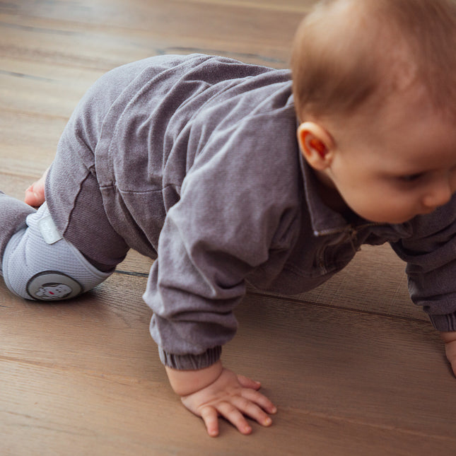 Babyjem knee pad with touch and close fastener