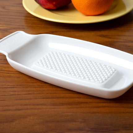 Babyjem Plastic Grater, collect puree, serve fresh, and clean easily dishwasher safe