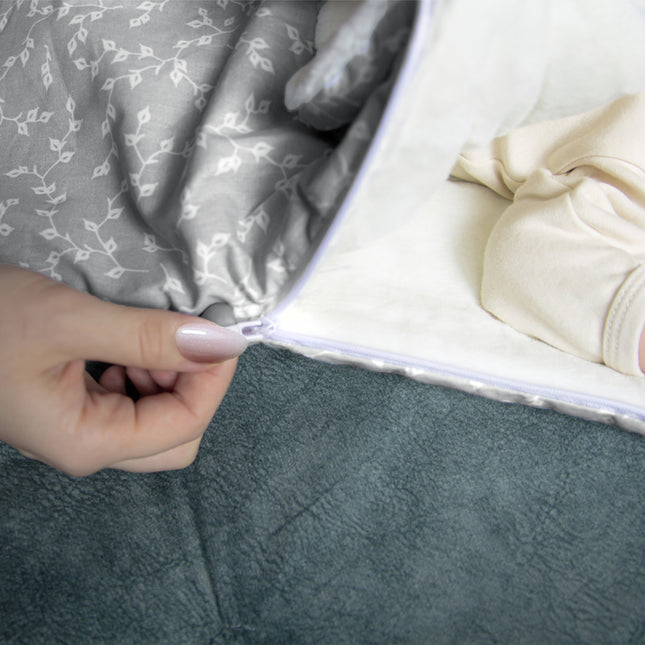 Babyjem swaddle with flower patterns