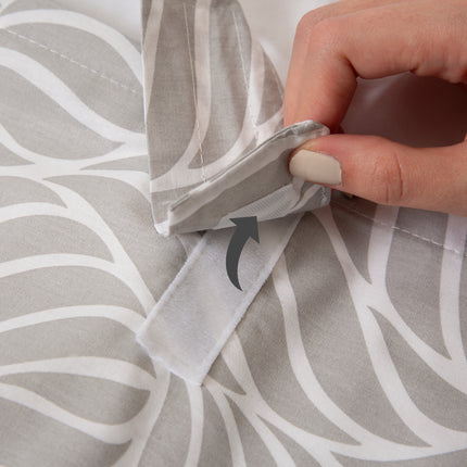 Babyjem nursing apron with pocket