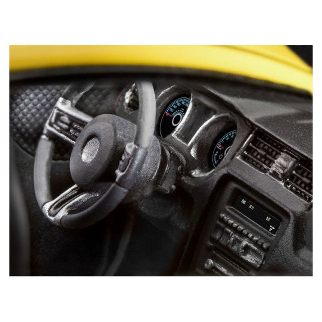 Revell 2013 Ford Mustang Boss 302 Model Car