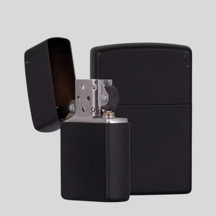 Metal Gövdeli Tasarım Çakmak Mat Yüzeyli ve Ergonomik Tutma Özellikli