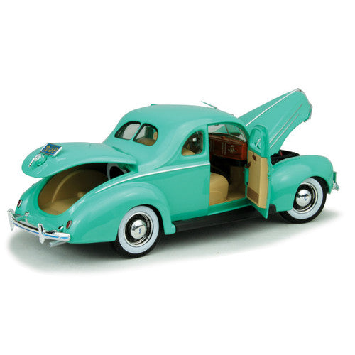 1:18 1939 Ford Deluxe Tudor