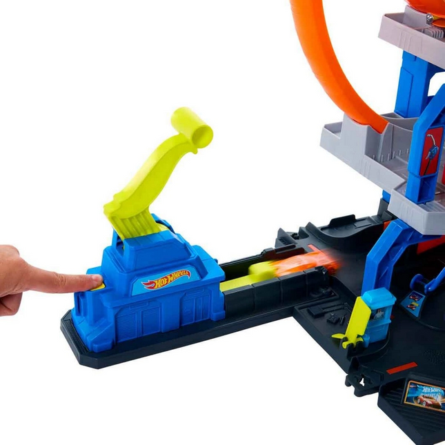 Hot Wheels City Mega Loop Garaj