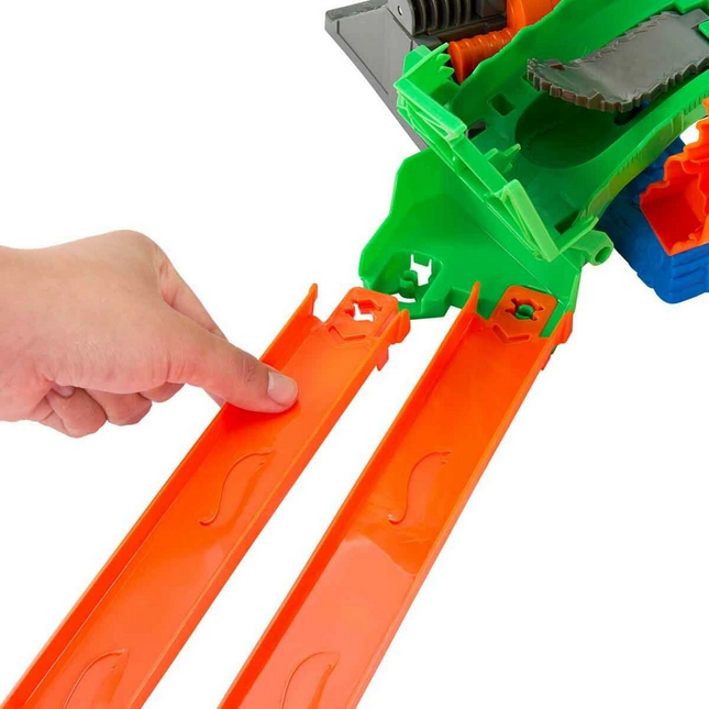 Hot Wheels Monster Trucks Köpek Balığı ve Dinozor Korkunç Ejderhaya Karşı Oyun Seti JFR06