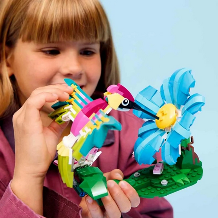LEGO Creator 3’ü 1 Arada Vahşi Hayvanlar: Renkli Sinek Kuşu 31384