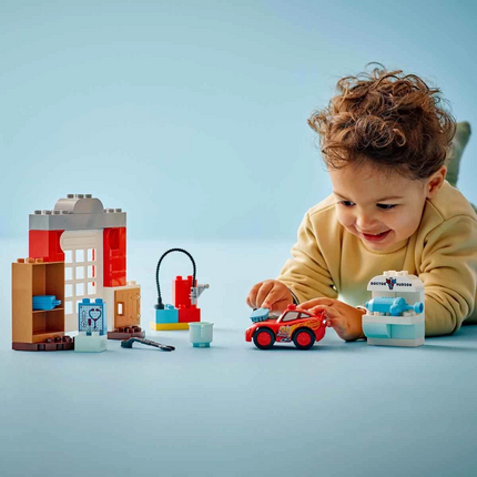 LEGO DUPLO Disney ve Pixar Arabalar McQueen’in Doc’un Garajını Ziyareti 10456