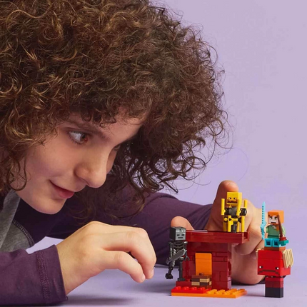 LEGO Minecraft Nether Lav Savaşı 21266