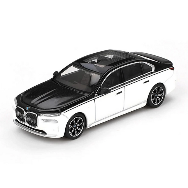 Mini GT 1/64 BMW i7 xDrive60 Alpine White / Black Sapphire - Blister Paket