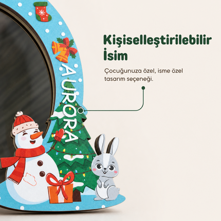 Kişiselleştirilebilir İsimli Ayna – Noel Masalı Figürlü Ahşap Duvar Süsü